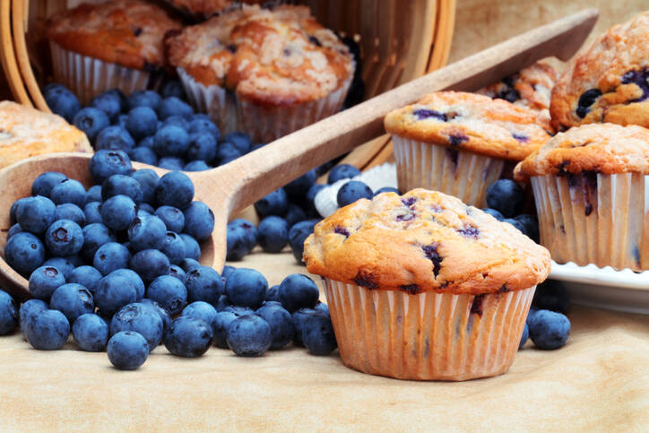 Sağlıklı yaban mersinli muffin? Muzlu ve süzme peynirli kupa tarifi